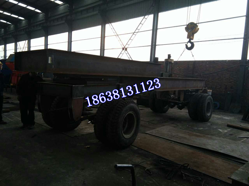 移動(dòng)式石頭破碎機—車(chē)架生產(chǎn)加工現場(chǎng)