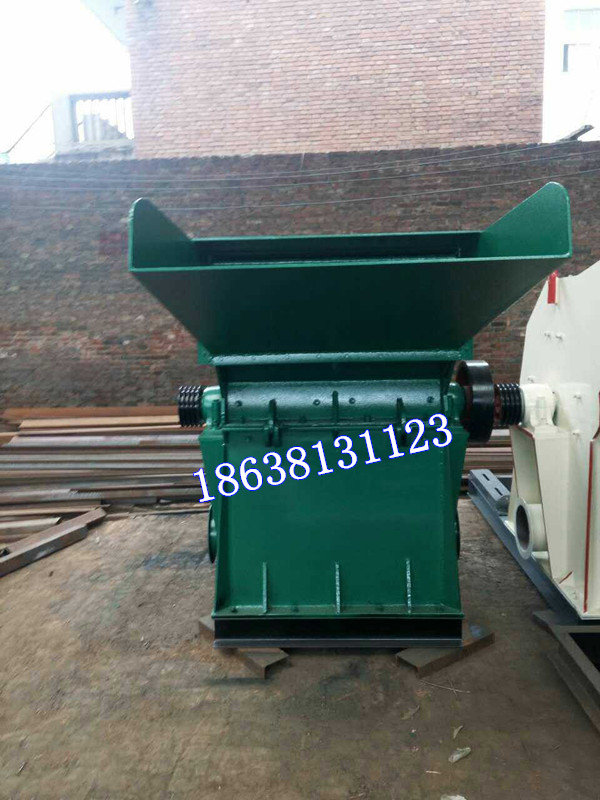 樹(shù)枝粉碎機